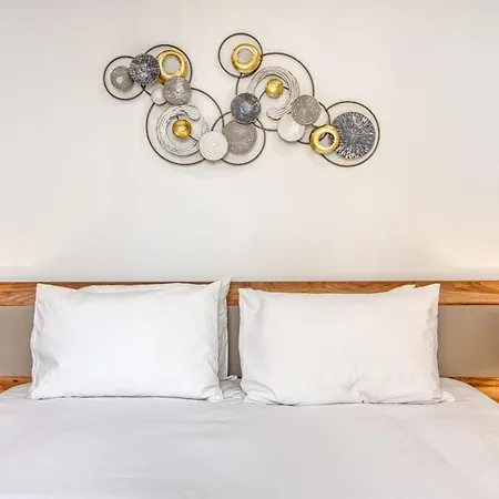Spacious & Cozy 4-bedroom In Jell1-2 Слима