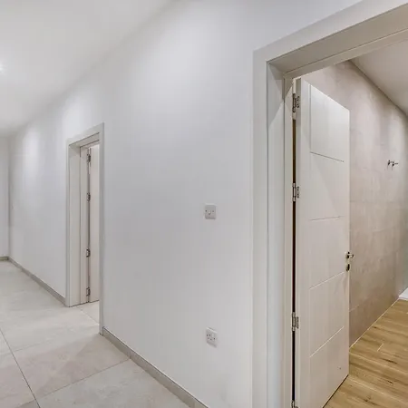 Spacious&cozy 4-bedroom In Jell1-2 Appartement *