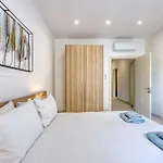 Spacious & Cozy 4-bedroom In Jell1-2 Apartment