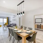 Apartment Spacious & Cozy 4-bedroom In Jell1-2 *