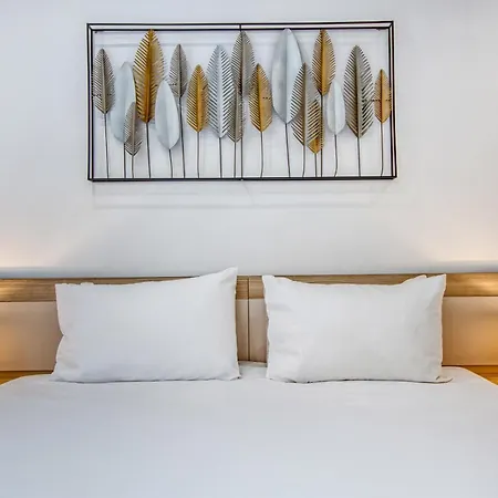 Apartman Spacious & Cozy 4-bedroom In Jell1-2 *