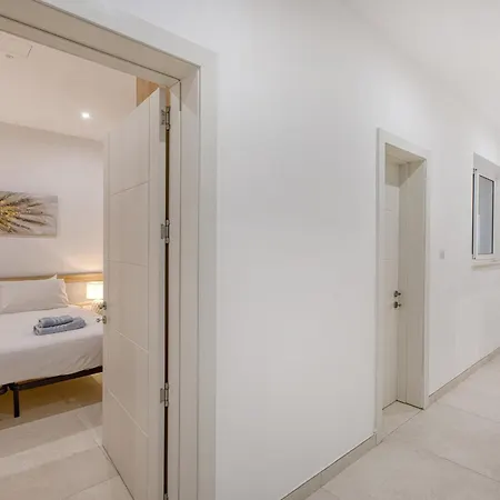 Spacious & Cozy 4-bedroom In Jell1-2 Apartman Sliema