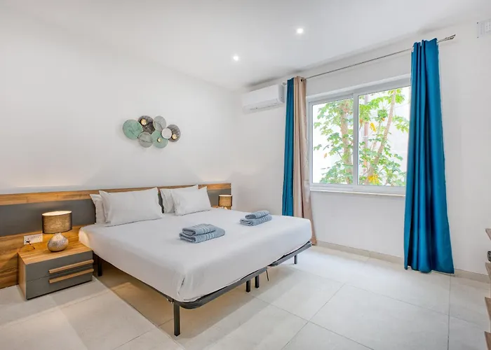 Apartment Spacious & Cozy 4-bedroom In Jell1-2 Sliema