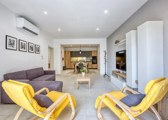 Spacious & Cozy 4-bedroom In Jell1-2 * Sliema