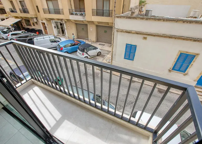 Spacious & Cozy 4-bedroom In Jell1-2 Sliema