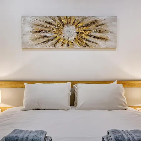 Spacious & Cozy 4-bedroom In Jell1-2 *