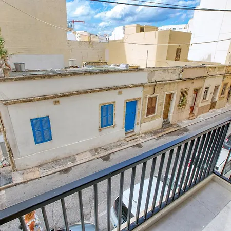 Apartment Spacious & Cozy 4-bedroom In Jell1-2 Sliema
