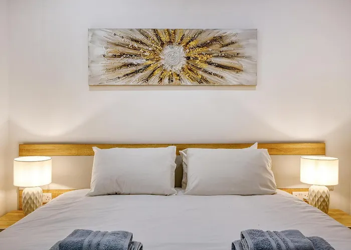 Spacious & Cozy 4-bedroom In Jell1-2 *