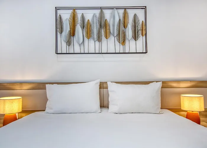 Apartman Spacious & Cozy 4-bedroom In Jell1-2 *