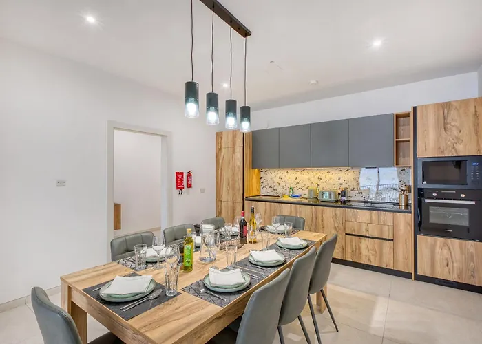 Apartman Spacious & Cozy 4-bedroom In Jell1-2 Sliema