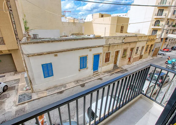 Apartman Spacious & Cozy 4-bedroom In Jell1-2 Sliema